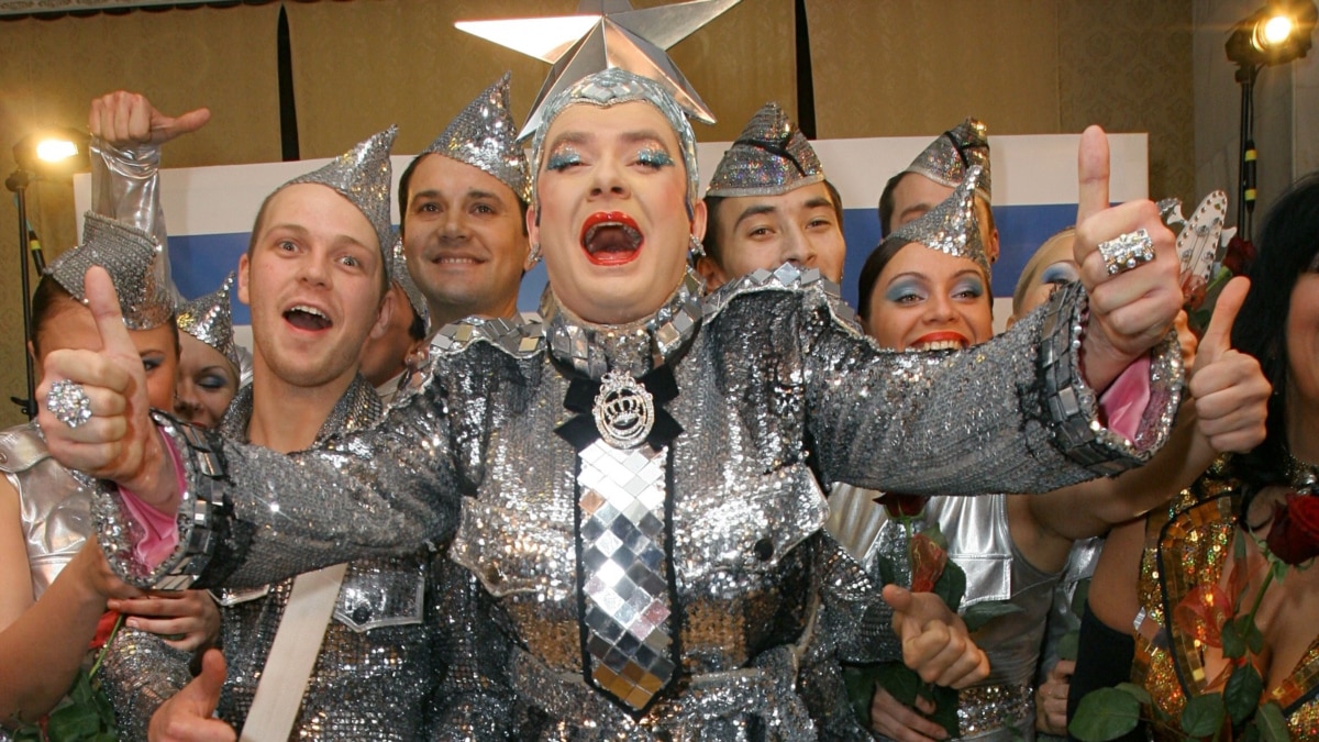 The Ministry of Internal Affairs inspects a karaoke club because of Verka Serdyuchka’s song