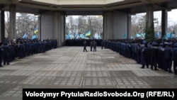 У середу біля будівлі парламенту Криму відбувалися велелюдні мітинги