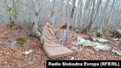 Импровизиран камп во Националниот парк Маврово.