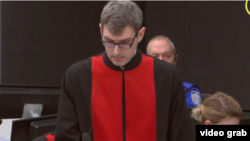 Avokati Aidan Ellis.