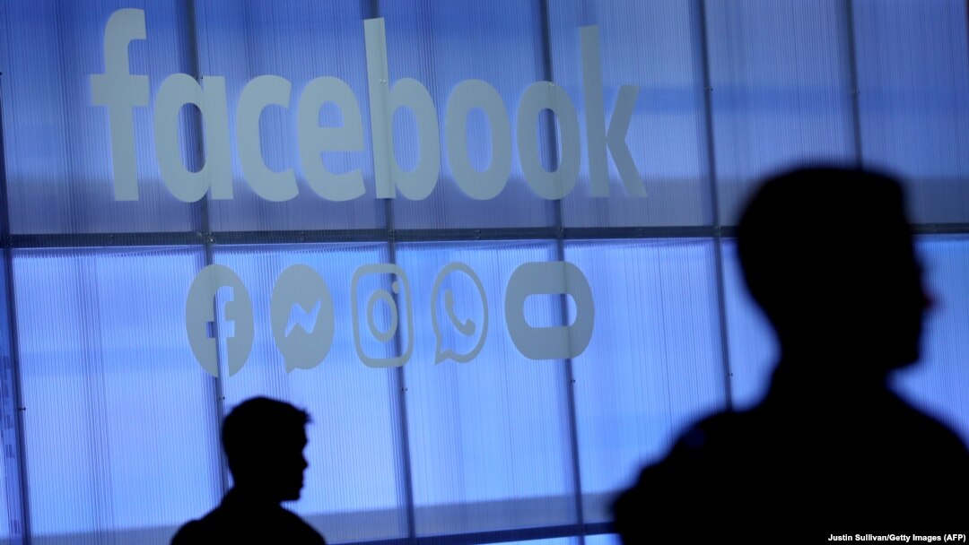 Portretul românului care citește știri - le ia de pe internet, via smartphone, de pe facebook, dar le dă crezare doar în proporție de 37%, iar în proporție de 62% din cazuri se teme că sunt fake news
