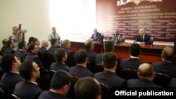 Armenia - Prime Minister Nikol Pashinian meets with senior officials from the Special Investigative Service in Yerevan, 12 June 2018.