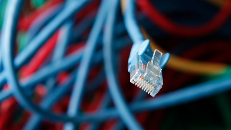Internetul paralel. Cum vrea China să pătrundă în Europa prin fibra optică    