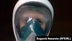 Лікар у захисній масці, Росія