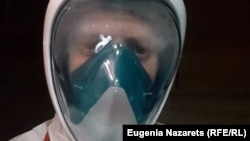 Лікар у захисній масці, Росія