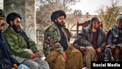 ملا فاضل مظلوم کله چې د دوستم له خوا نیول شوی وو