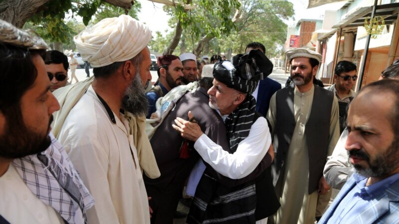 Авганистанскиот претседател Гани во посета на Газни по талибанските напади 