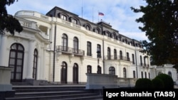 Будівля посольства Росії в Празі