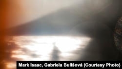 Один из снимков побережья Байкала на выставке "The Second Fire: любовное письмо Байкалу"