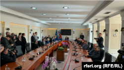 Takimi mes presidentes dhe përfaqësuesve të partive politike, më 20 nëntor.