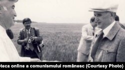 5 iunie 1986. Vizită de lucru la Cobadin, județul Constanța. Sursa: comunismulinromania.ro