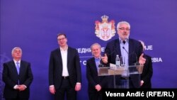 Branimir Nestorović na konferenciji za medije sa predsednikom Srbije Aleksandrom Vučićem u februaru 2020, kada se u svetu pojavio korona virus, poručio je ženama da slobodno idu u šoping u Milano