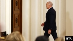 Как президентът Румен Радев подаде оставка 