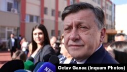 Crin Antonescu a declarat că a votat pentru „o Românie unită, demnă”.