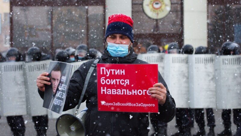 Москва соту Навальный түптөгөн фонддордун ишмердигин чектеди