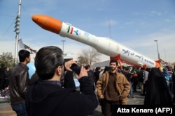 Иранская баллистическая ракета "Феникс" на военном параде в Тегеране. Август 2016 года
