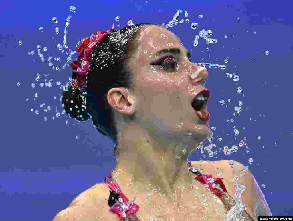 Vasiliki Alexandri of Austria performs at the European Aquatics Championships in Budapest, Hungary, on May 10. (efe-EPA/Tamas Kovacs)