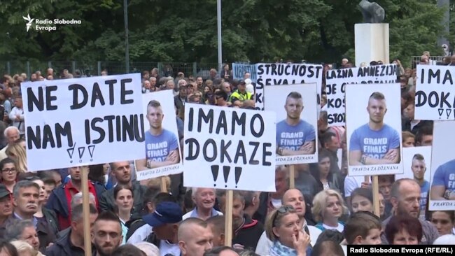 Jedan od protesta na kome građani BiH traže pravdu za Davida i Dženana, Sarajevo, 15. maj 2018.