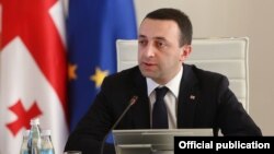 «Весь мир негативно оценивает действия России», – заявил премьер-министр Грузии Ираклий Гарибашвили перед началом традиционной рабочей встречи с министрами
