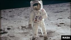 Buzz Aldrin pe Lună. Iulie 1969