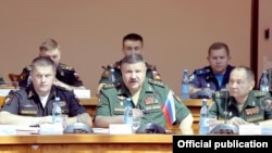 Armenia - Colonel-General Sergei Istrakov (C), the deputy chief of the Russian military’s General Staff, and other Russian officers conclude "staff negotiations" with their Armenian counterparts, Yerevan, July 17, 2021.
