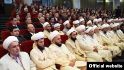 Таджикские имамы на правительственном собрании.