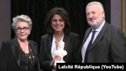 «سارا دورقی» چهره رسانه ای و فرهنگی به نمایندگی از زنان ایرانی جایزه را دریافت کرد