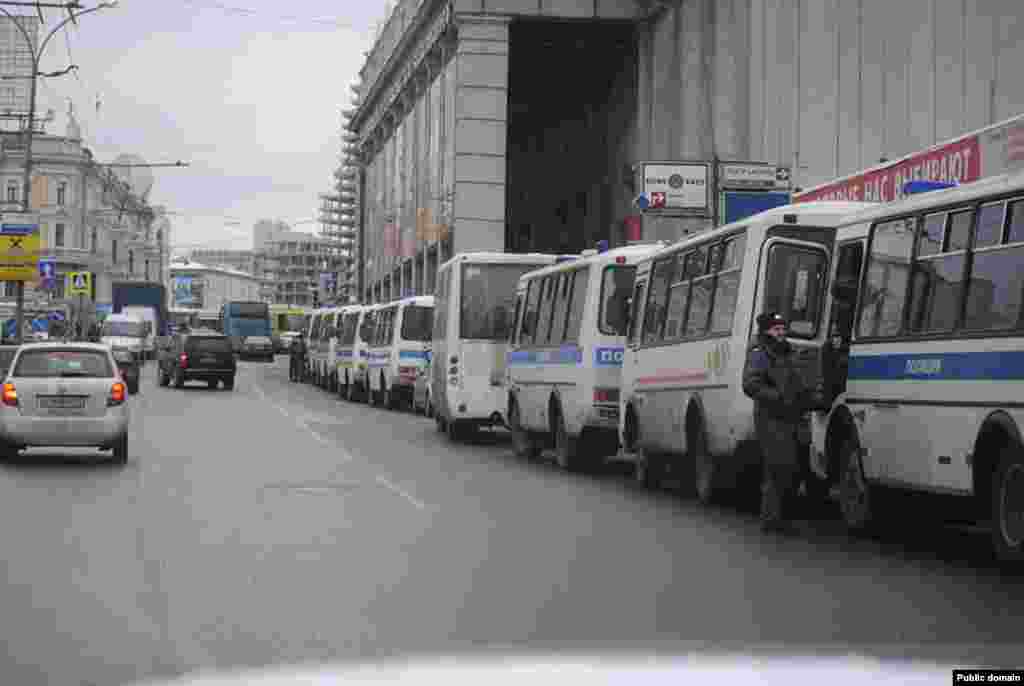 Police and Interior Ministry troops in downtown Moscow on election day.