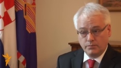 Josipović: Ćirilica nije simbol rata