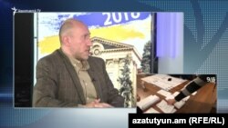 Политический аналитик Акоп Бадалян в студии Азатутюн ТВ, Ереван, 10 декабря 2018 г. 