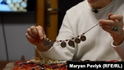 Намисто з монетами