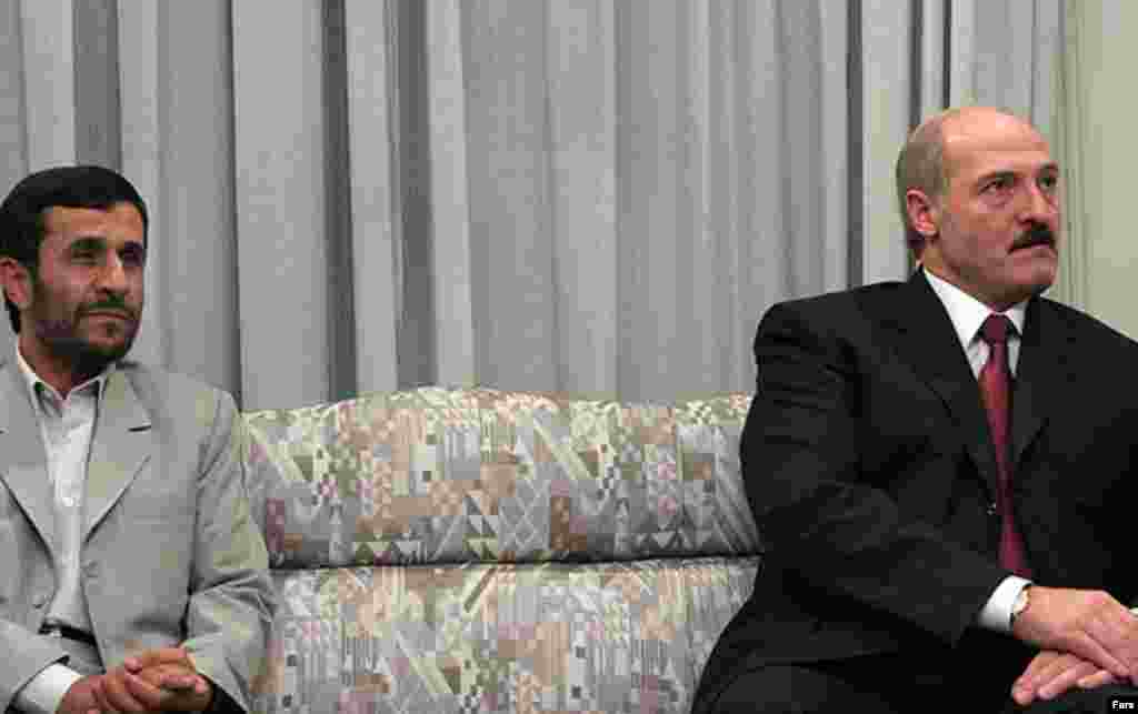 Махмуд Ахмадзінэжад з Аляксандрам Лукашэнкам у Тэгеране, 7 лістапада 2006