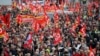 Во Франции началась всеобщая забастовка против пенсионной реформы