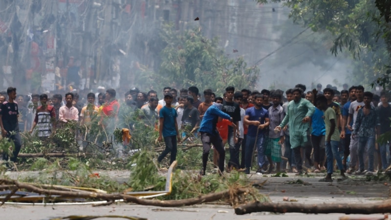 Gjykata në Bangladesh anulon shumicën e kuotave për vende pune që nxitën trazira
