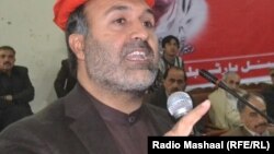 اصغراڅکزی خبري غونډې ته وینا کوي