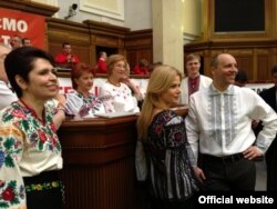 Депутати в залі засідань Верховної Ради, Київ, 19 лютого 2013 року (фото зі сторінки facebook Лесі Оробець http://www.facebook.com/lesyaorobets)