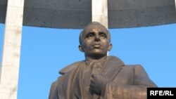 A statue of Stepan Bandera in Lviv 