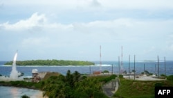 Испытательный запуск ракеты THAAD с атолла Кваджалейн в Тихом океане 