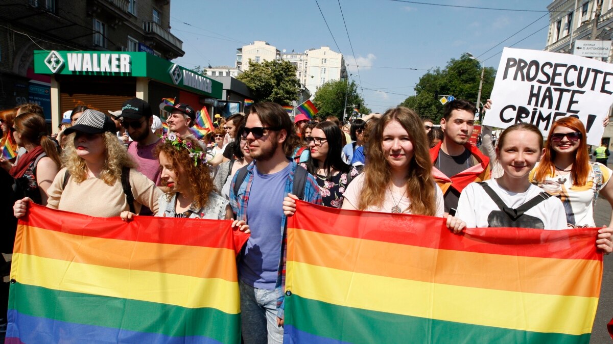 В четырех городах Татарстана запретили гей-парады, активисты обратились в  суд