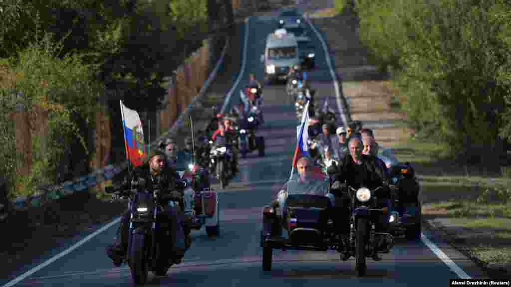 МЗС України висловило рішучий протест у зв&#39;язку з неузгодженим з українською стороною приїздом президента сусідньої Росії Володимира Путіна до анексованого Криму