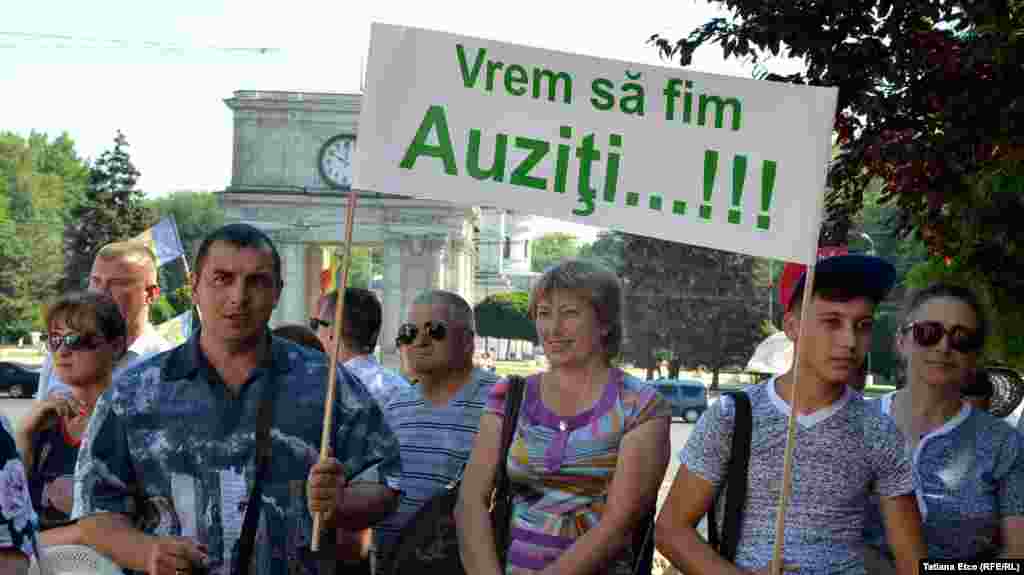 Moldova - Protest of little businessmen, Chișinău