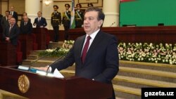 Uzbek President Shavkat Mirziyaev has delayed the visa paln.