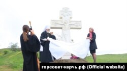 Відкриття «Поклінного хреста» в Керчі, 8 травня 2017 року