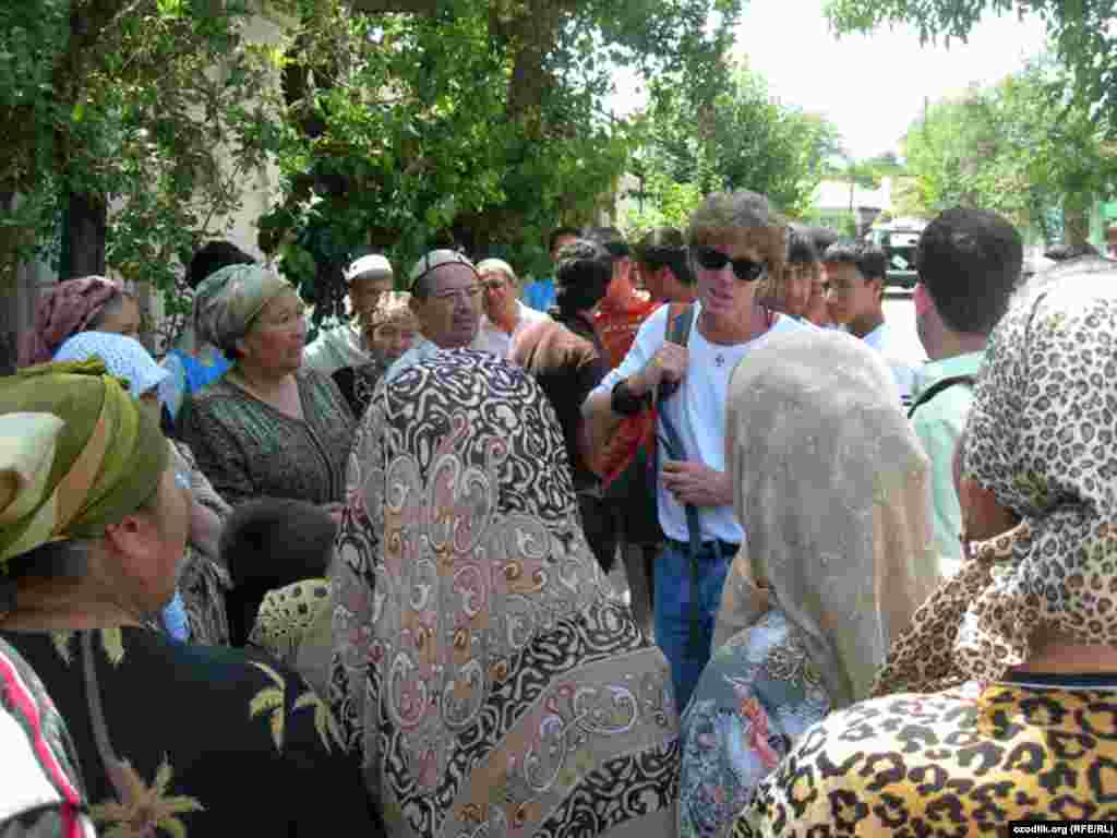 Тўлейкан тор кўчасидаги суҳбат