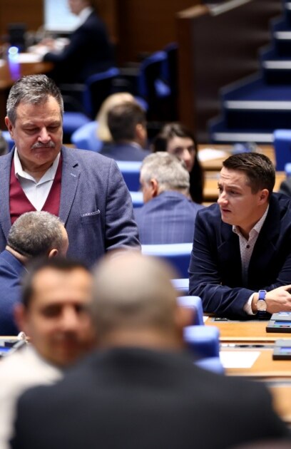 След два неуспешни опита в петък депутатите отново не събраха