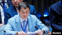 Zamjenik ruskog ambasadora pri UN-u, Dmitri Poljanski obraća se Savjetu bezbjednosti 26. septembra 2025.