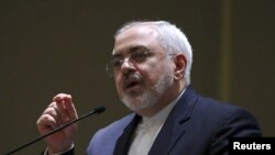 Iranian Foreign Minister Javad Zarif is reportedly negotiating a deal with Australia for the return of nearly 9,000 Iranian migrants.