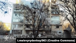 Влада закликала місцевих жителів за можливості не виходити з дому та зачинити вікна