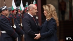 Румен Радев и Илияна Йотова, след като Радев напусна президентството. Снимката е от 23 януари