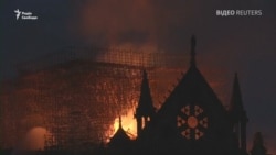 Сумно бачити, як згорає частина нас – президент Франції прибув на місце пожежі собору Нотр-Дам (відео)
